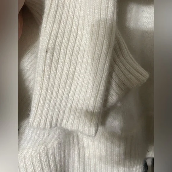 Rachael Zoe 2-Ply Cashmere Cream Turtleneck Sweater - Picture 4 of 11